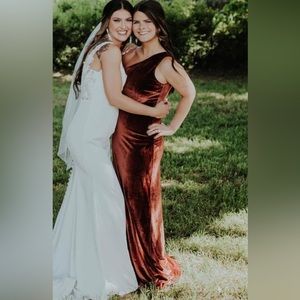 Baltic Born size small crimson color